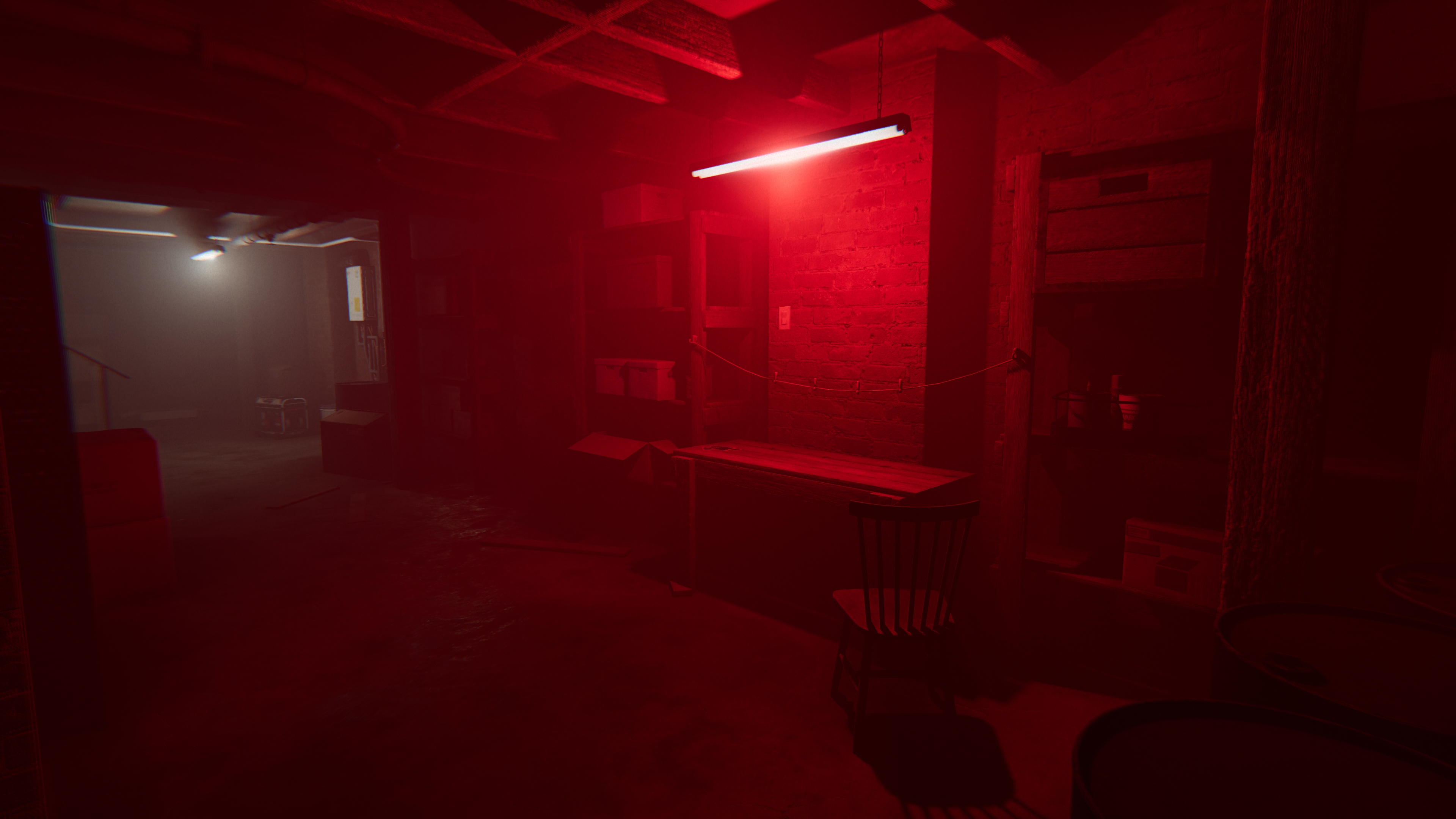 Interior de Casa da Fonte iluminado en rojo